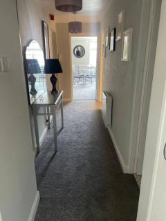 Flamingo - Two-Bed Apartment with Seaview , Great Location - Scarborough - 1