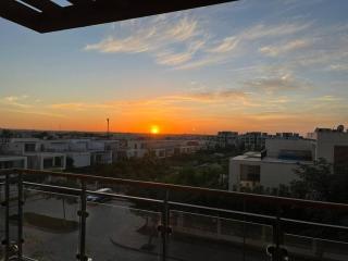 Luxurious 2 bedroom apartment - Sheikh Zayed - 0