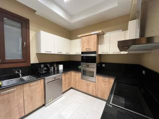 Luxurious 2 bedroom apartment - Sheikh Zayed - 4