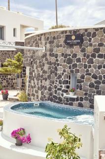 D' amigos Superior Cave House with outdoor hottub - 8