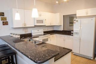 Affordable Condo 3 miles from Disney and Golf! - Orlando - 1