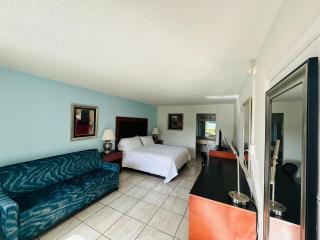 Boca Inn - 1