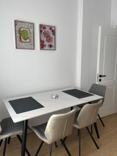 Sunny City Center Apartment - 2