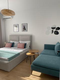 Sunny City Center Apartment - 6