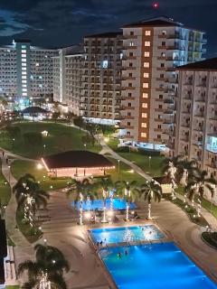 Stunning 2-Bedroom Condo - Manila - 9