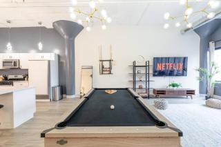 McCormick 5Br with 3Ba Luxury Suite for groups that sleeps up to 12 guests with Pool table, Optional Parking and Gym access - Chicago - 9