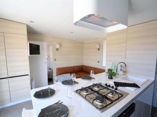 Mobil-home cosy 6 pers, 3 chambres, terrasse, piscine chauffée à 200m de la plage - FR-1-361A-4 - Jullouville-les-Pins - 1