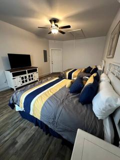 Howdy Hideaway - Magnolia - 1