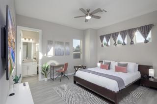 Mountain Views, Luxury, Heated Pool, Putting Green - 4