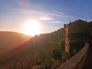Accogliente casa in pietra in borgo medievale -  - 7