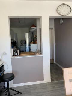 APPARTEMENT 6 PERS CLIMATISÉ - CENTRE VILLE À 15 MIN DE LA MER - 75M2 - 3 CHAMBRES - TERRASSE -CALME - PARKING - Le Lavandou - 7