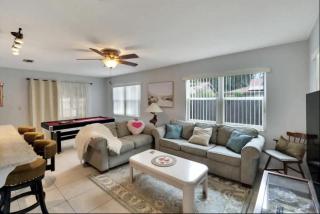 Boutique Stay - Near Beach, PSP4, Billiard or PingPong, Fire Pit, Private Yard - 9
