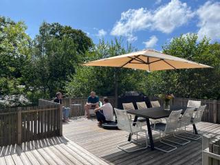 Cozy Retreat with Modern Charm - 9