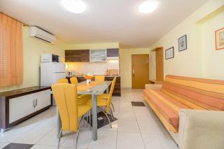 Moderne Unterkunft mit großer Terrasse und Garten - Baška - 5