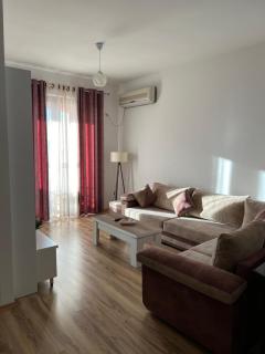 Alpha Apartments Tirana Modern Spacious - Tirana - 4