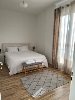 Alpha Apartments Tirana Modern Spacious - Tirana - 8