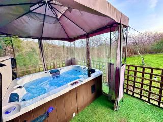 THREE BEDROOM Rural, relaxing and peaceful,DOGS welcome! With Cymru Holidays - Abergavenny - 7
