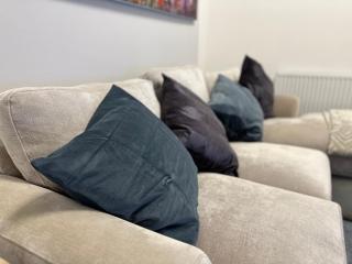 4 bedroom, sleeps 8 comfy home near to City Centre and Beaches! - Swansea - 7