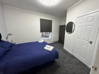 4 bedroom, sleeps 8 comfy home near to City Centre and Beaches! - Swansea - 3