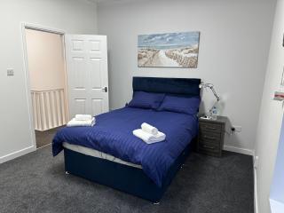 4 bedroom, sleeps 8 comfy home near to City Centre and Beaches! - Swansea - 4