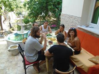 Lotus Garden Hostel Izmir - Smirne - 5
