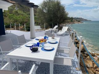 Villa Delfino Blu con accesso diretto al mare dalla scogliera e privacy impagabile. - Santo Stefano di Camastra - 7