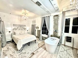 Fleur De Lis Mansion - New Orleans - 1