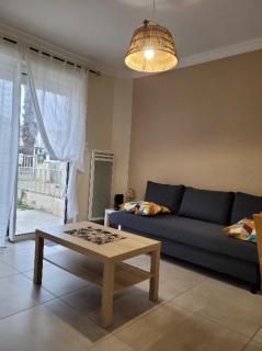 Apartment with garden - sea view - 0