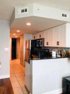 Newly Renovated Ocean Front Condo, Modern Decor, Central MB, 20th floor - 2