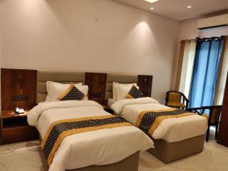 Emerald Suites - 9
