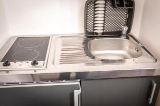 CENTRAL & AFFORDABLE by JR City Apartments - 1