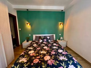 Airport Accommodation Deluxe Bedroom and Private Bathroom near Airport Self Check In and Self Check Out - Mqabba - 9
