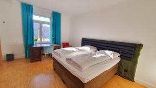 Helles Zimmer mit Kingsize-Bett - Mannheim - 6