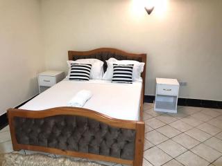 Roma Stays - Unique 1 bedroom apartment near Pride Inn Flamingo - Mombasa - 0