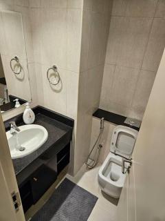 Brand New Huge 2 Bedroom apt Dubai Skyline View - Dubai - 6