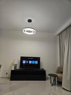 Brand New Huge 2 Bedroom apt Dubai Skyline View - Dubai - 1