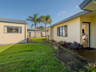 Hosts on the Coast - Seas the Day - 8