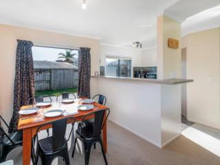 Hosts on the Coast - Seas the Day - Cooks Beach - 7