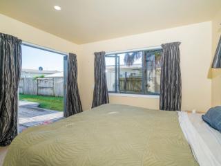 Hosts on the Coast - Seas the Day - 3