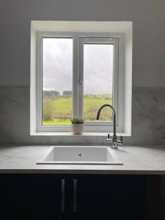 Delightful Artistic Granite Barn in Rural Hamlet - Launceston - 4