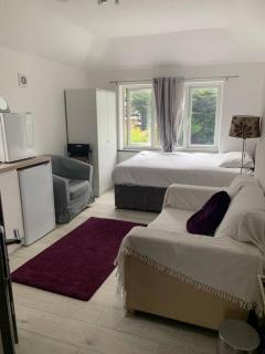 Modern Brand New Build STUDIO Apartments LONDON - 0