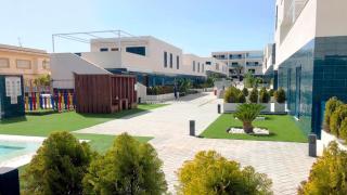 Palmview Poolside Heaven in Turquesa del Mar - Orihuela - 4