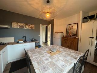 Charmant T2, Cl 3 étoiles, 4 Lits, 4 personnes et 1enfant, parking et terrasse - 2