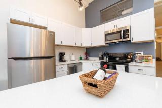 McCormick 5Br-3Ba Luxury Suite for groups of up to 12 guests with Gym access and Optional Parking - Chicago - 6