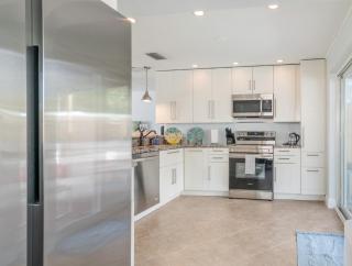 Paradise Oasis with Heated Pool 8 mins from the Beach! - 7