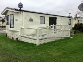 Great 4 Berth Caravan With Wheelchair Access In Suffolk, Ref 68129Bs - 8