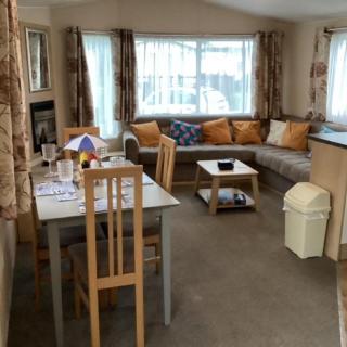Great 4 Berth Caravan With Wheelchair Access In Suffolk, Ref 68129Bs - 6