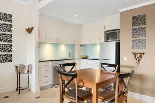 Charming Baroque Escape for 2 in Hastings street, Noosa - Noosa Heads - 3