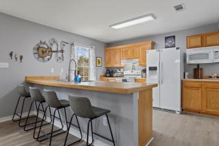 Waterfront Home with Pool, Hot Tub and Game Area - Shoreline Park - 1