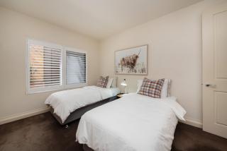 Esplanade Escape to the Brighton Beach Boxes - 1